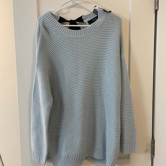 Back Bow Sweater Forever 21 - Picture 2 of 5